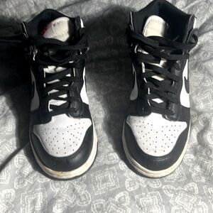 Hi top Nike Dunks Y6